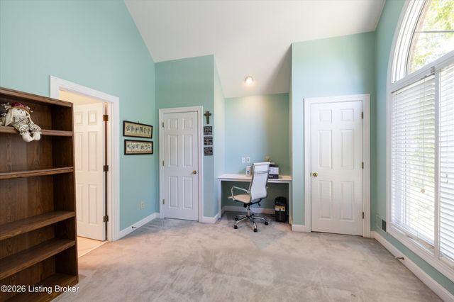 609 Berwyn Dr, Louisville, KY 40223