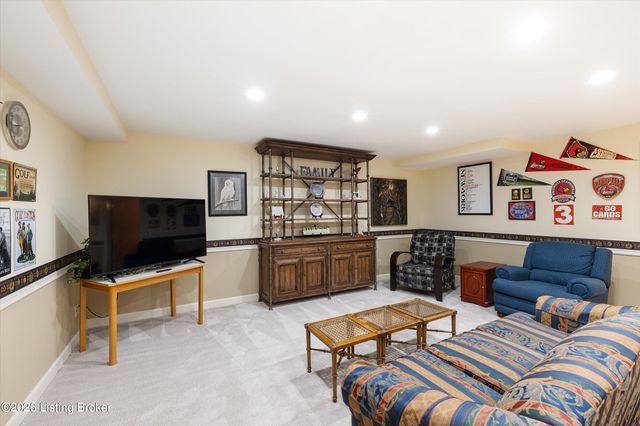 609 Berwyn Dr, Louisville, KY 40223