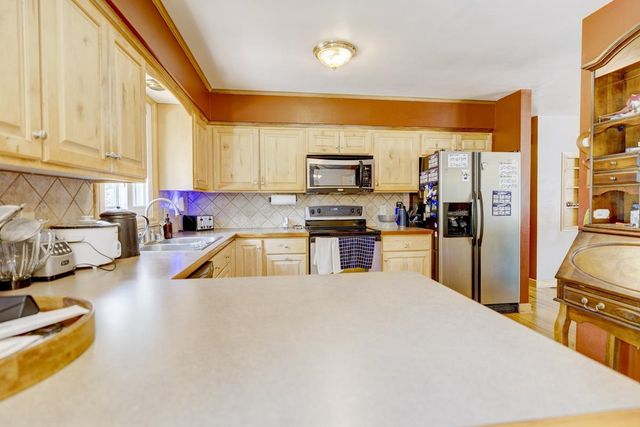 2765 Oak Knoll Lane, Stoughton, WI 53589