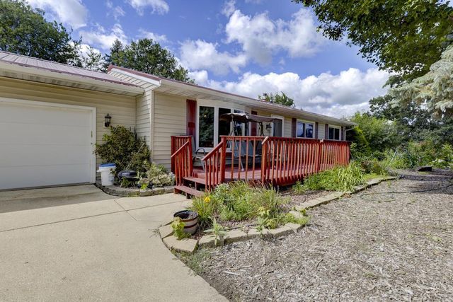 2765 Oak Knoll Lane, Stoughton, WI 53589