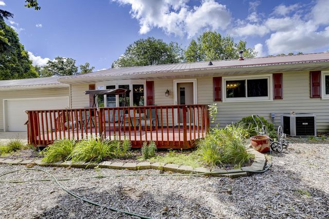 2765 Oak Knoll Lane, Stoughton, WI 53589