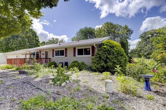 2765 Oak Knoll Lane, Stoughton, WI 53589