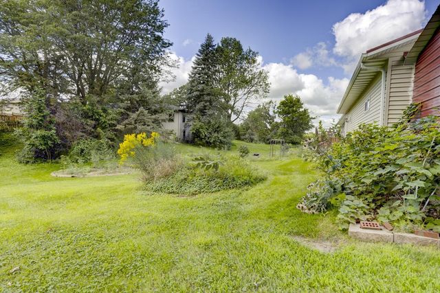 2765 Oak Knoll Lane, Stoughton, WI 53589