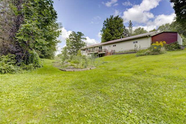 2765 Oak Knoll Lane, Stoughton, WI 53589