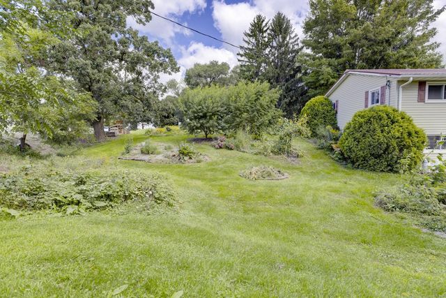 2765 Oak Knoll Lane, Stoughton, WI 53589