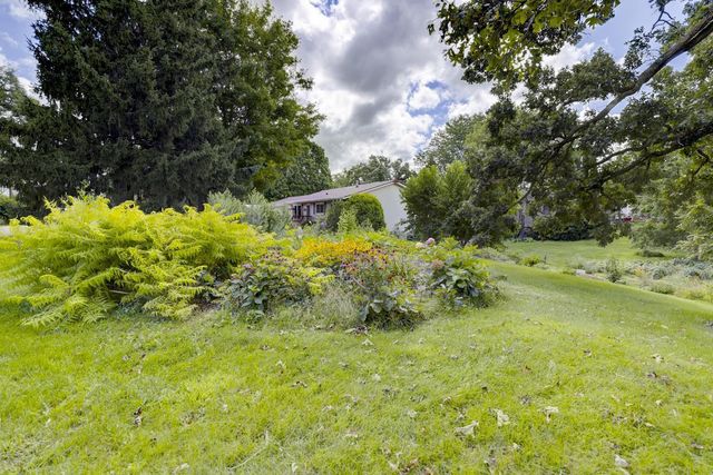 2765 Oak Knoll Lane, Stoughton, WI 53589