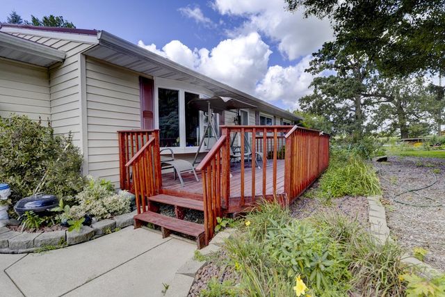 2765 Oak Knoll Lane, Stoughton, WI 53589