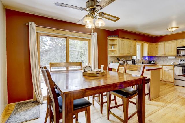 2765 Oak Knoll Lane, Stoughton, WI 53589