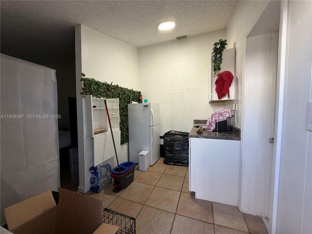 200 W 53rd Ter B, Hialeah, FL 33012