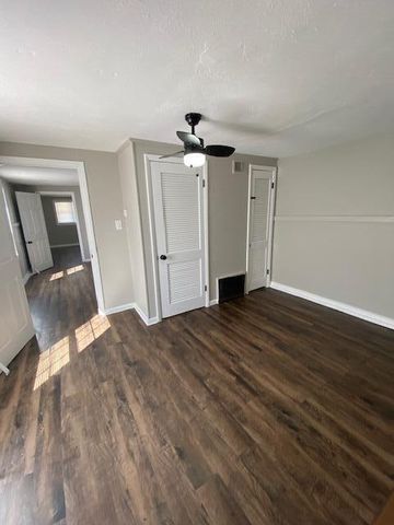 244 Warnock Street, Lexington, KY 40508