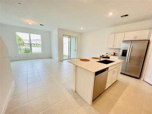6923 Harbours Edge Ave, Lake Worth, FL 33467
