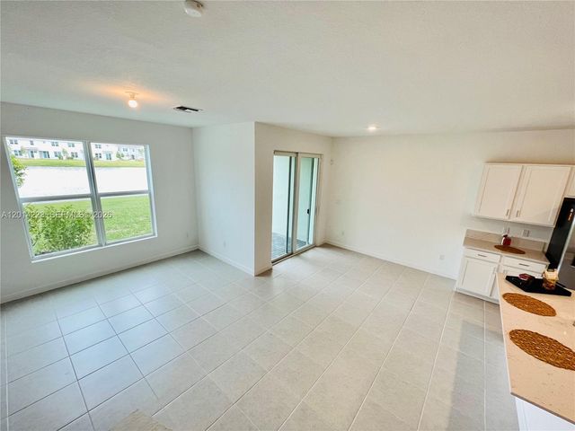 6923 Harbours Edge Ave, Lake Worth, FL 33467