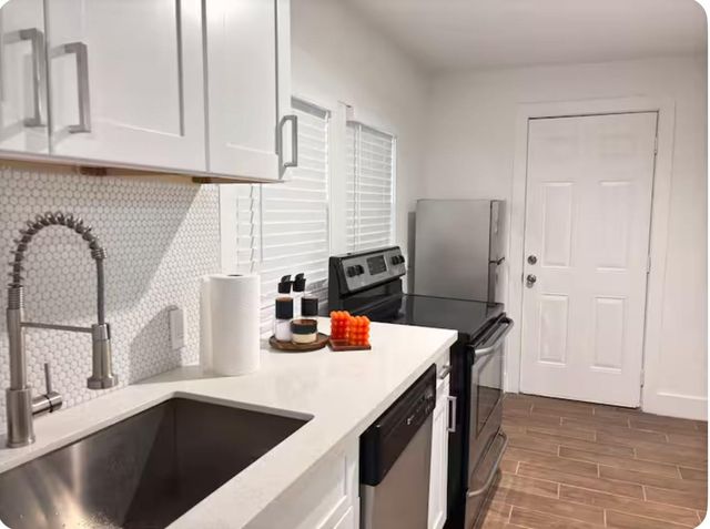 7427 Avenue H 1, Houston, TX 77011