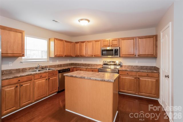 5416 Idlewild Road N, Charlotte, NC 28227