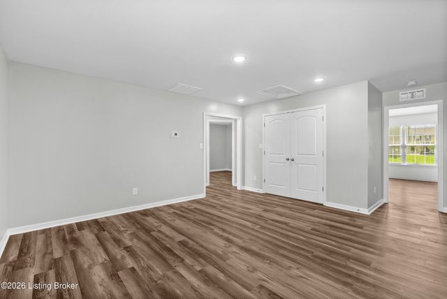 12015 Cascade Falls Trail, Louisville, KY 40229