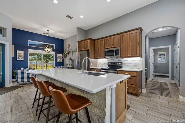 3585 Pittman, St Hedwig, TX 78152