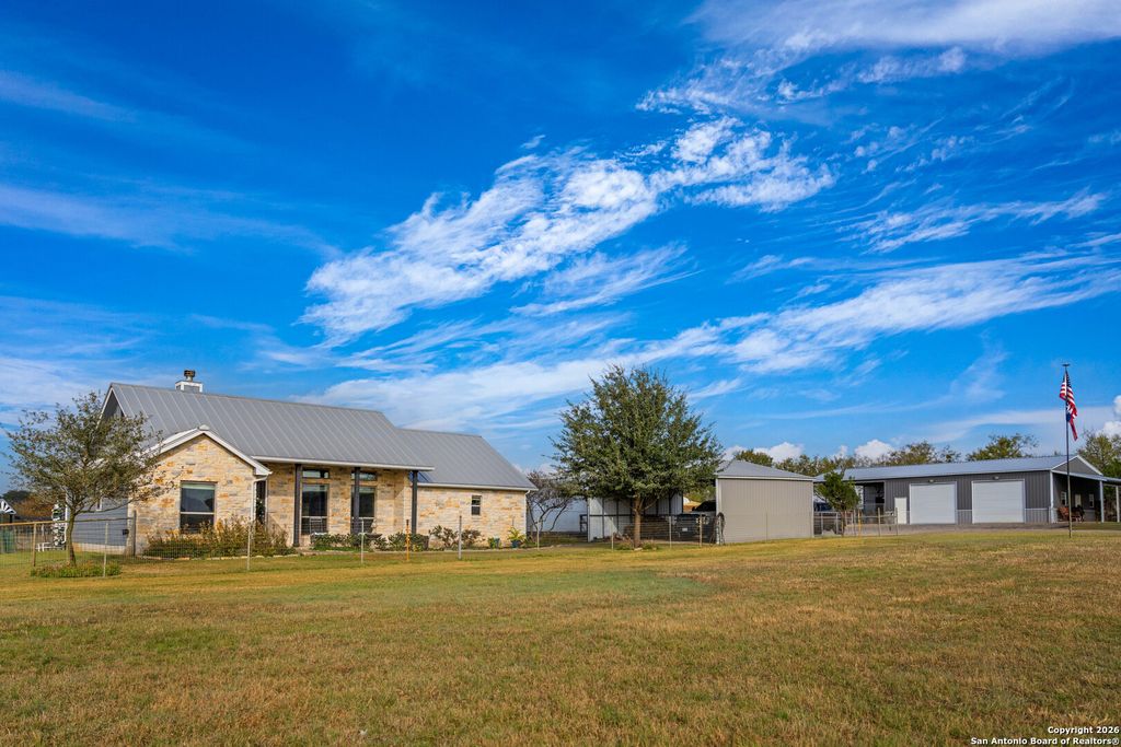 3585 Pittman, St Hedwig, TX 78152