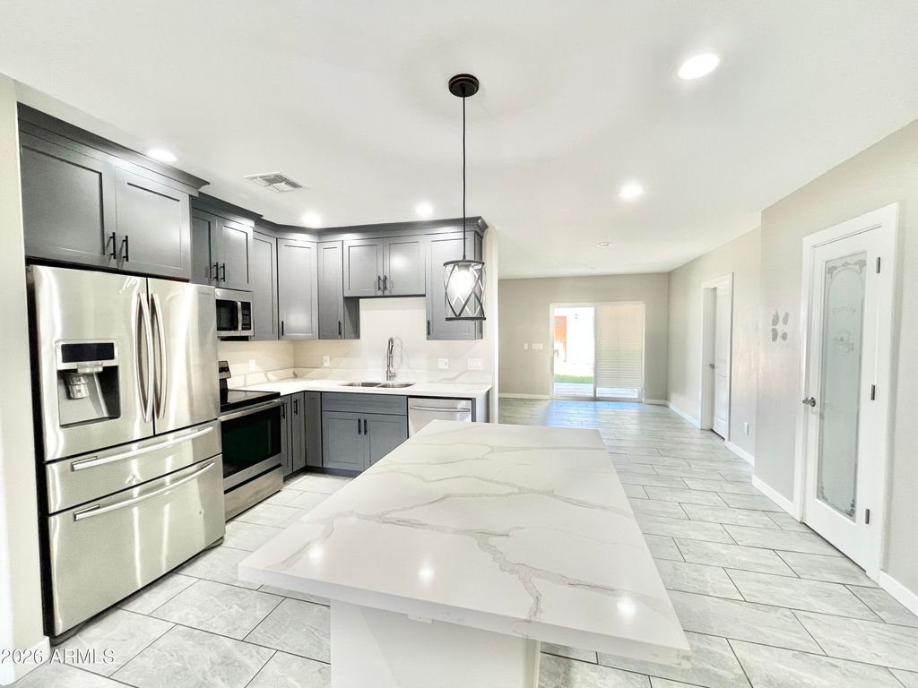 5211 N 8TH Place, Phoenix, AZ 85014 — photo 3