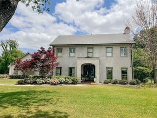 5721 COURTLAND Place, Alexandria, LA 71301