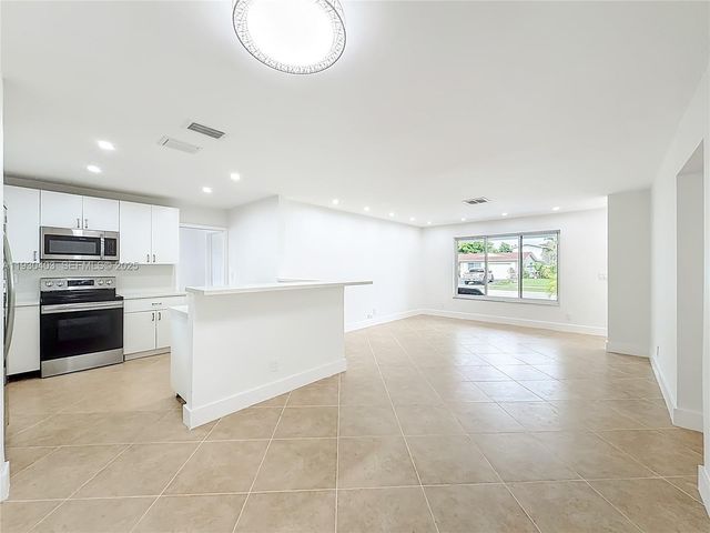 4008 Adams St, Hollywood, FL 33021