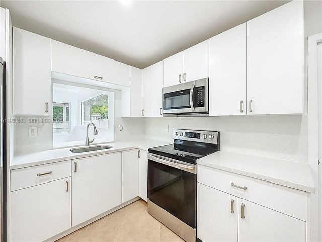 4008 Adams St, Hollywood, FL 33021