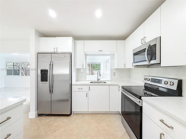 4008 Adams St, Hollywood, FL 33021