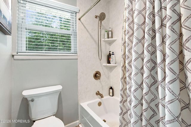 45 Oak Terrace, Howell, NJ 07731