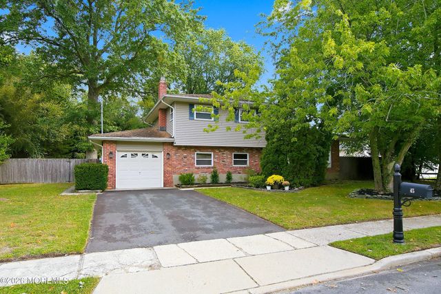 45 Oak Terrace, Howell, NJ 07731