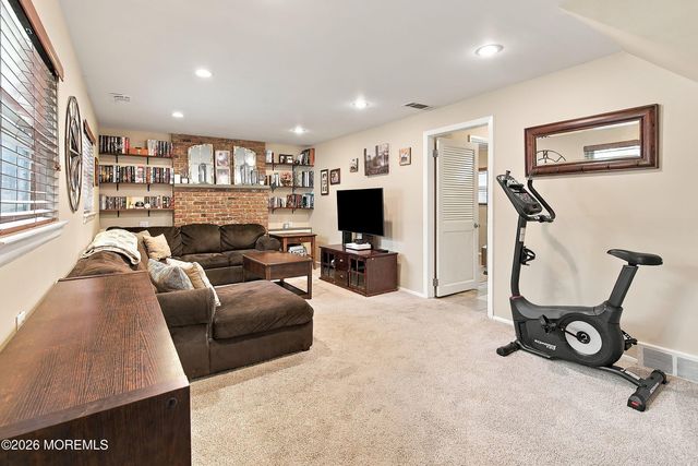45 Oak Terrace, Howell, NJ 07731