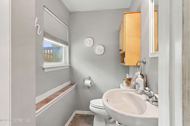 45 Oak Terrace, Howell, NJ 07731