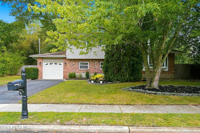 45 Oak Terrace, Howell, NJ 07731