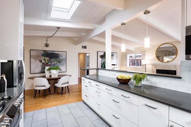 60 Lorelei Lane, Menlo Park, CA 94025