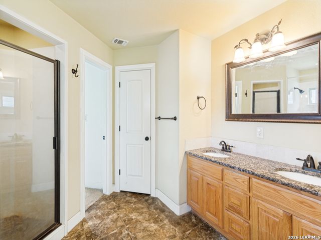 1117 Running Buck Ln, Fredericksburg, TX 78624