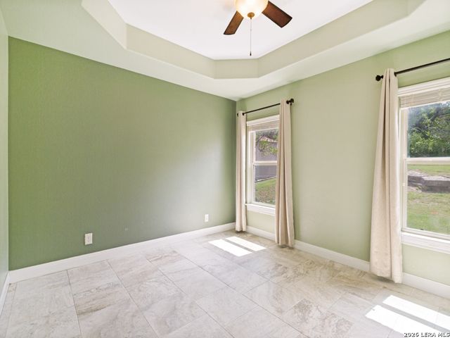 1117 Running Buck Ln, Fredericksburg, TX 78624