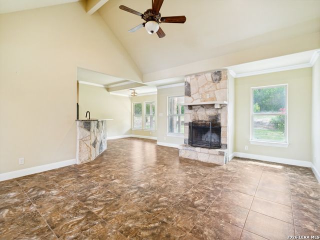1117 Running Buck Ln, Fredericksburg, TX 78624