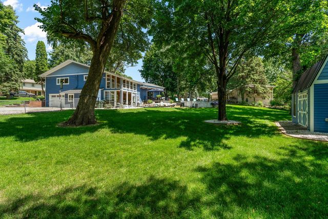 10727 Braewood Circle, Bloomington, MN 55437