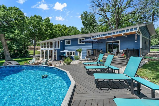 10727 Braewood Circle, Bloomington, MN 55437