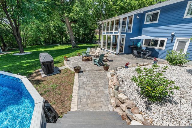 10727 Braewood Circle, Bloomington, MN 55437