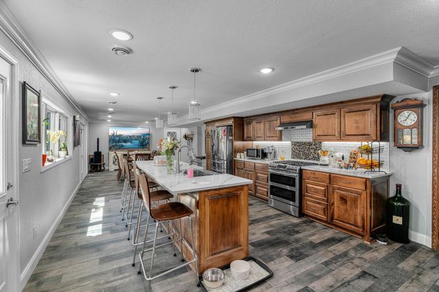 10727 Braewood Circle, Bloomington, MN 55437