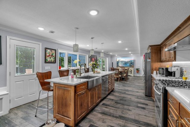 10727 Braewood Circle, Bloomington, MN 55437