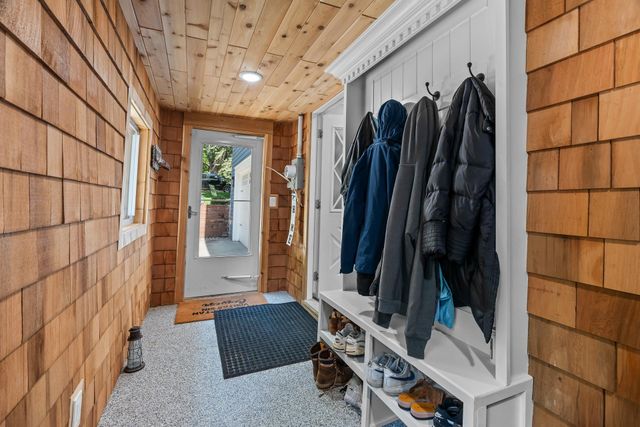 10727 Braewood Circle, Bloomington, MN 55437