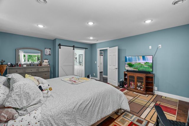 10727 Braewood Circle, Bloomington, MN 55437