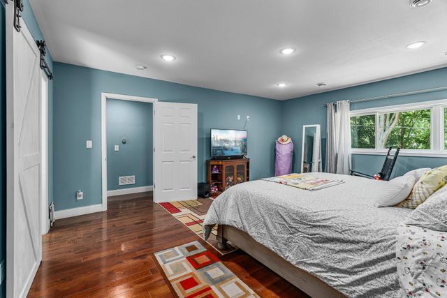 10727 Braewood Circle, Bloomington, MN 55437