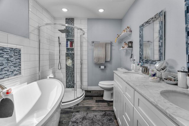 10727 Braewood Circle, Bloomington, MN 55437