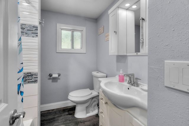 10727 Braewood Circle, Bloomington, MN 55437