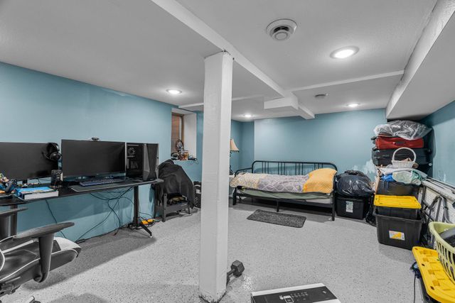 10727 Braewood Circle, Bloomington, MN 55437