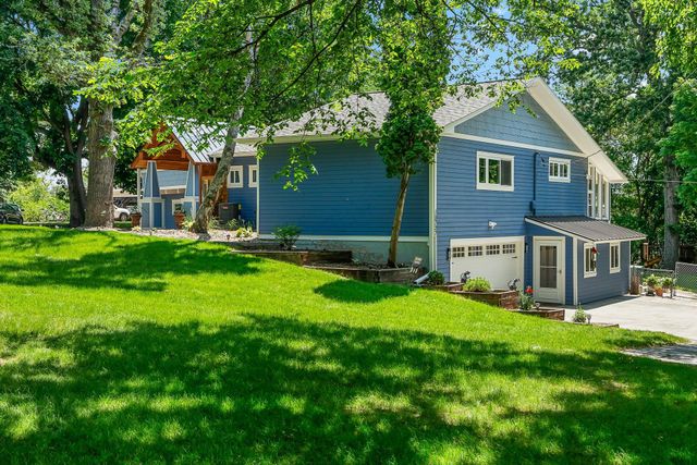 10727 Braewood Circle, Bloomington, MN 55437