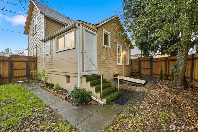 1109 S 14th Street, Tacoma, WA 98405