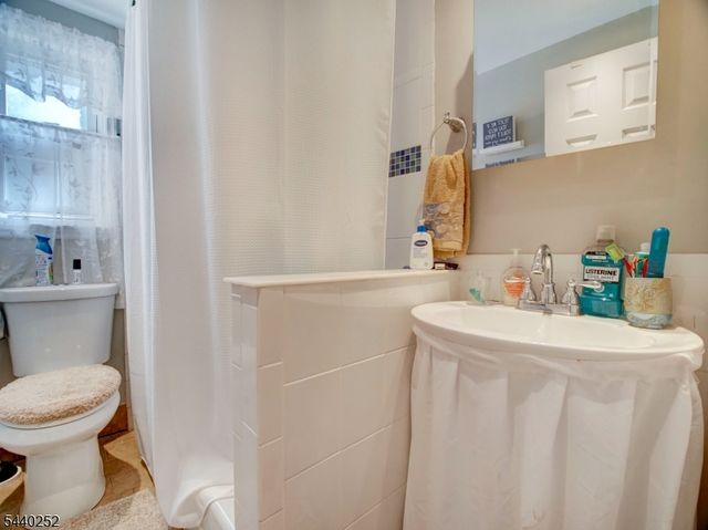 20 A Carolyn Terrace 20A, Roselle Boro, NJ 07203