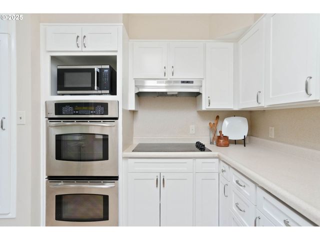 2630 MOUNTAIN VIEW Dr S, Salem, OR 97302